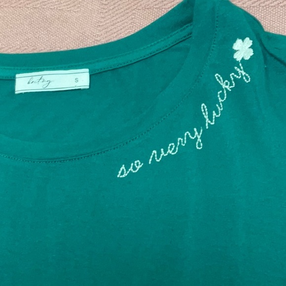 Britney women’s green short sleeve graphic tee, size S - Picture 4 of 7